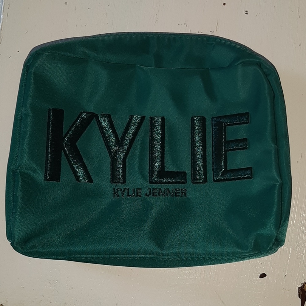 👛!!HP!!👛 Kylie Makeup Bag NWOT Teal